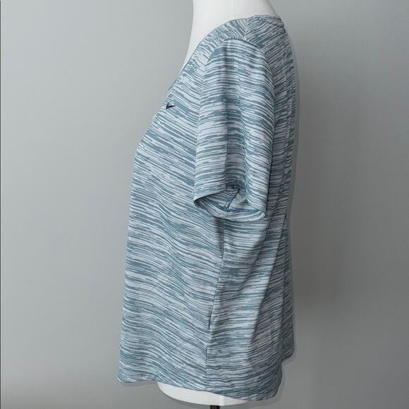 Nike Women's Dri Fit V-Neck Stripped Blue Athletic Short Sleeve Top Large - Picture 3 of 6